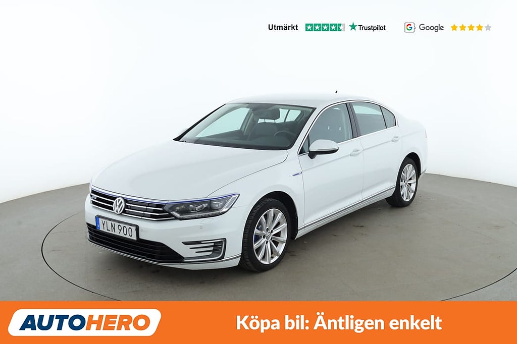 Volkswagen Passat GTE / Värmare, CarPlay, Dragkrok