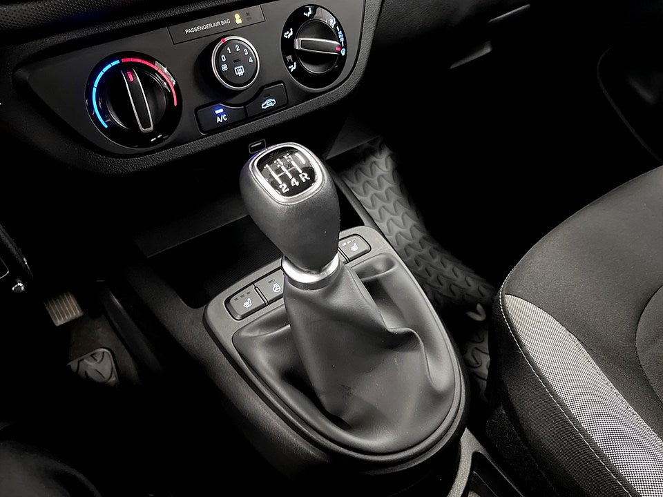 Bild på Hyundai i10 Essential 1.0 67hk - CARPLAY, RATTVÄRME