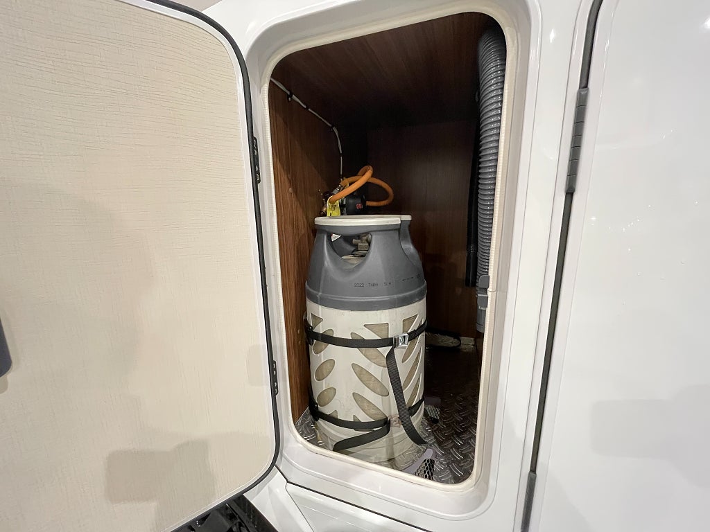 Hymer /Solcell/AC bodel/Inverter/Mercedes  - Hymer