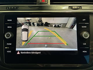 Volkswagen Tiguan 2.0 TSI OPF 4M R-Line Black Drag Värmare Kamera S&Vhjul – bild 17