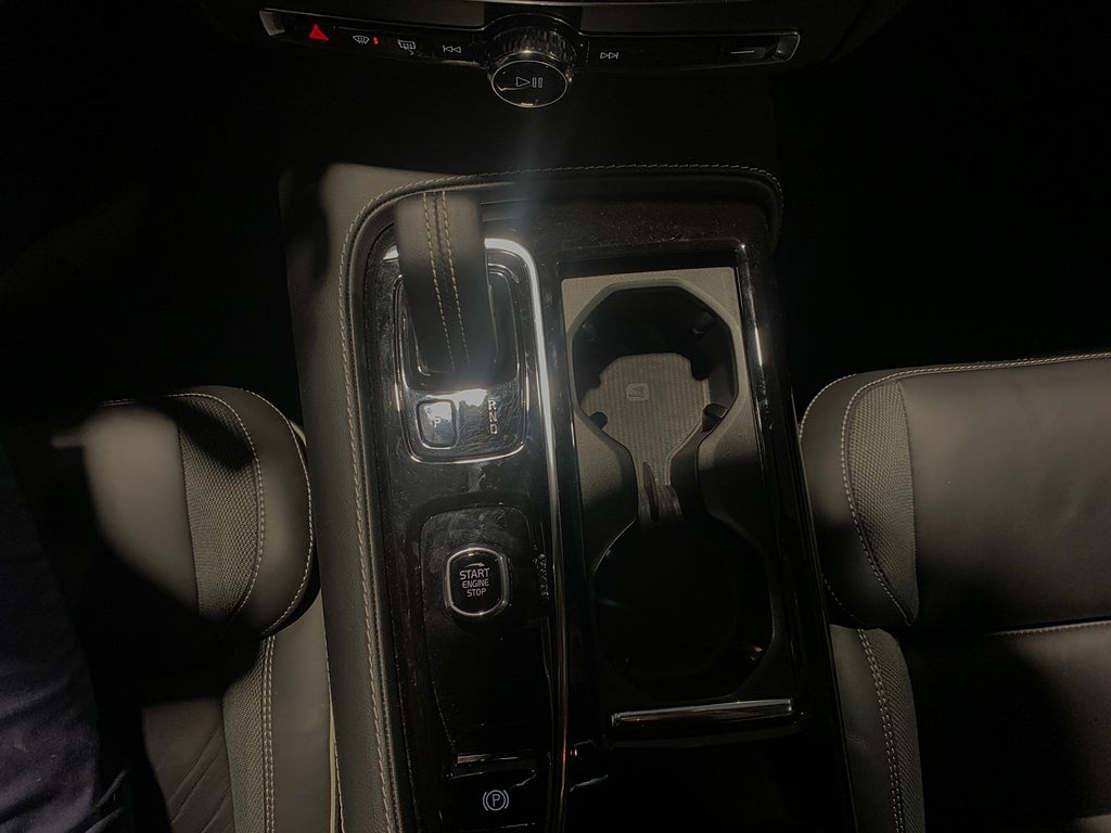 Volvo V60 Recharge T6 AWD 340hk R-Design |Navi|Kamera|Voc| 2022