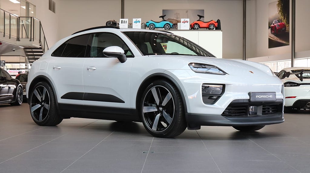 Porsche Macan 4 Electric