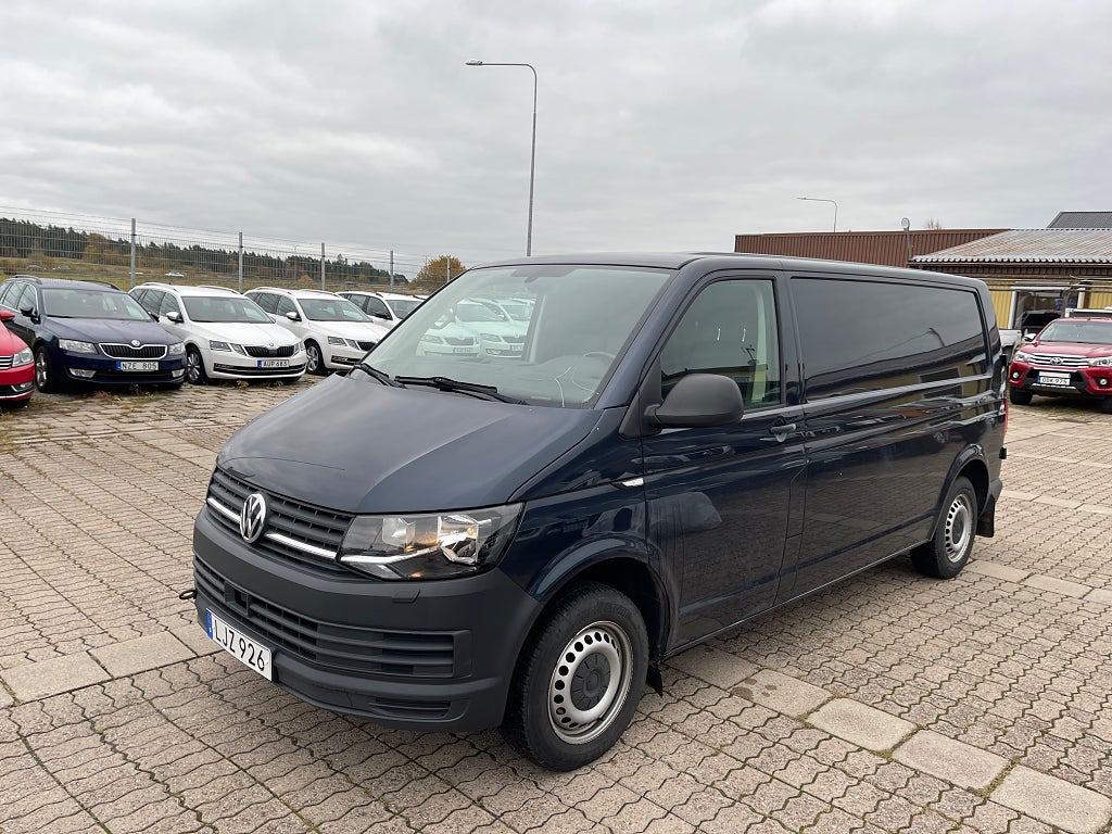 Volkswagen Transporter T6 2.0TDI LÅNG 3-SITS DRAG VÄRMARE 2-ÅRS GARANTI