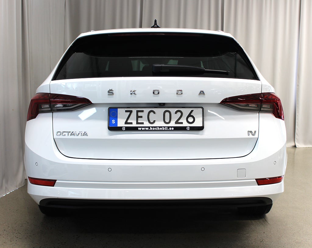 Skoda Octavia iV Style, Värmare, S&V-hjul, Elräc 62km, 3,99% Ränta
