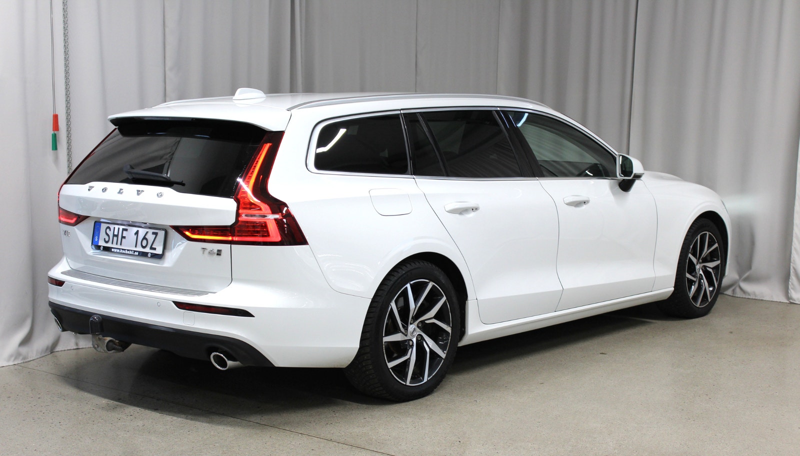 Volvo V60 T6 Twin Engine AWD 340HK, Drag, 360, HUD, Navi, S&V-hju 2020 - miniatyr 2