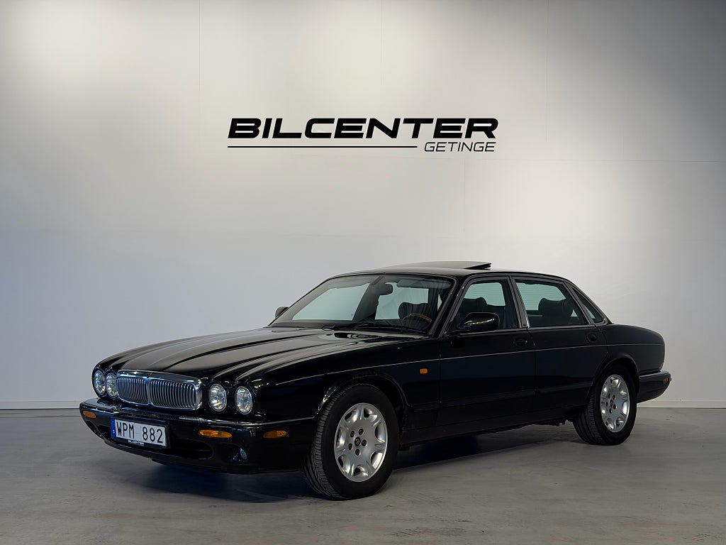 Jaguar XJ 4.0 V8 284 hk | Skinn | Elstolar | Taklucka | Navi