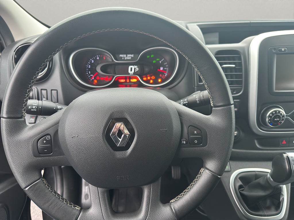 Renault trafic Skåpbil 3.0t 2.0 170hk dCi EDC  Racing Spirit - bild 22