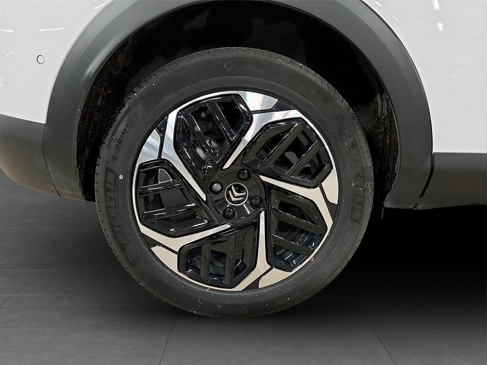 Bild på Citroën C4 Shine Exclusive 1.2 PT 130hk Aut - B-KAMERA, ELSTOL