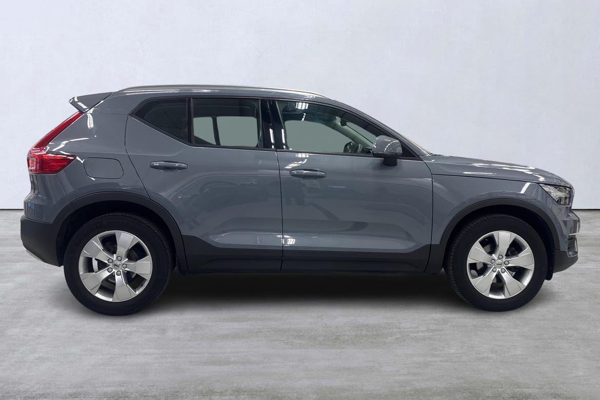 Volvo XC40 T3 FWD aut Momentum Advanced 2022, bild 3/10