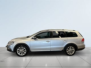 Volkswagen Passat Alltrack 2.0 TDI 4Motion Alltrack Drag/M&Dvärmare/Skinn/S&V-Däck – bild 4