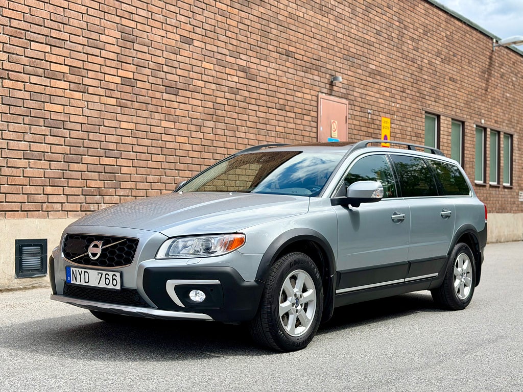 Volvo XC70 D5 AWD Automat Summum 1äg Drag Taklucka Aktivt Chassi