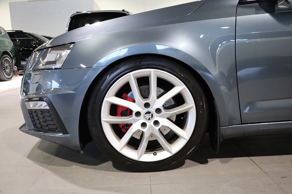 Skoda Octavia 2.0 TDI RS AUT 4x4 Navi Värmare Kamera Canton CarPlay 2018