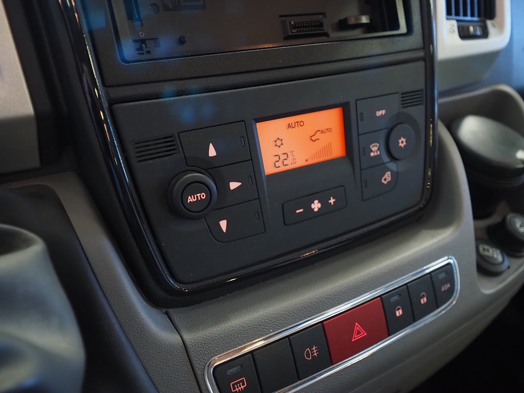 Dethleffs Black Magic Edition Låga Långbäddar I ALDE I Solcell I BM T 001