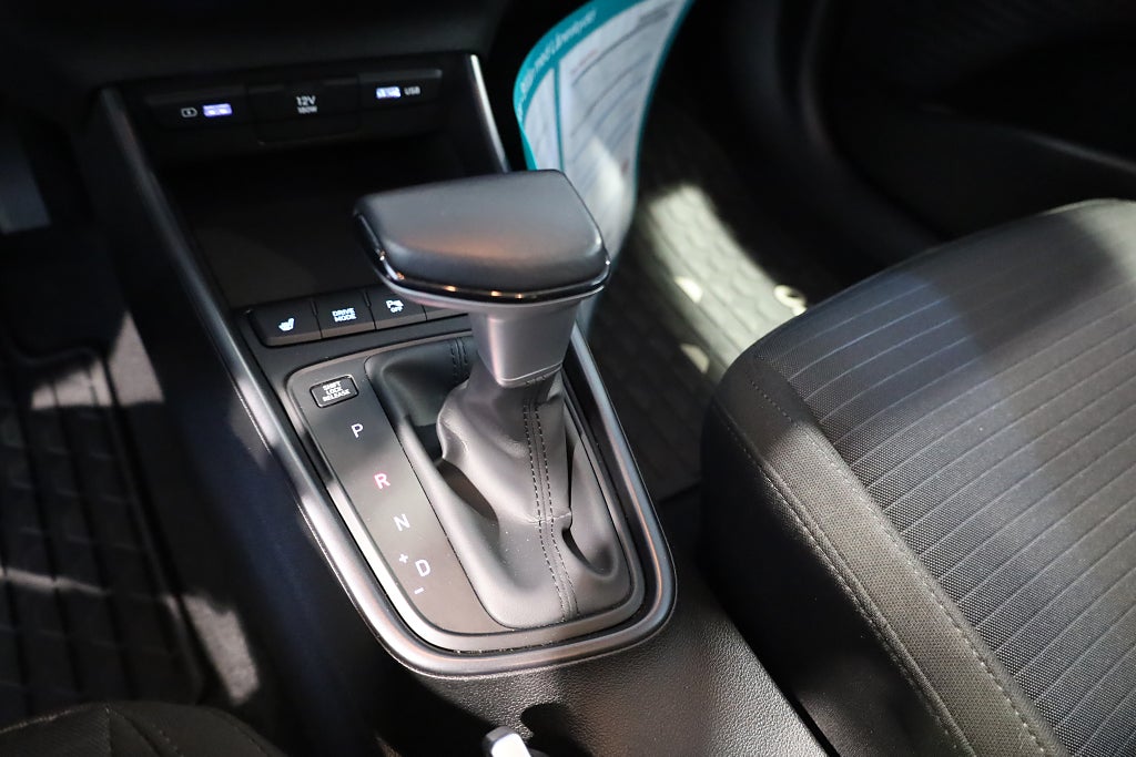 Hyundai i20 1.0 T-GDI DCT Essential Kamera CarPlay Rattvärme Leasba 2022