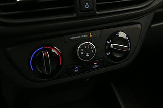 Halvkombi Hyundai i10 18 av 21