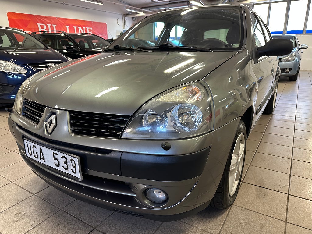 Renault Clio 1.2  NYBESIKTIGAD O.B.S.8200 MIL NY KAMREM