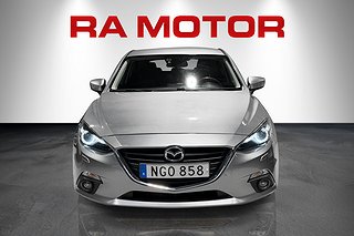 Halvkombi Mazda 3 2 av 22