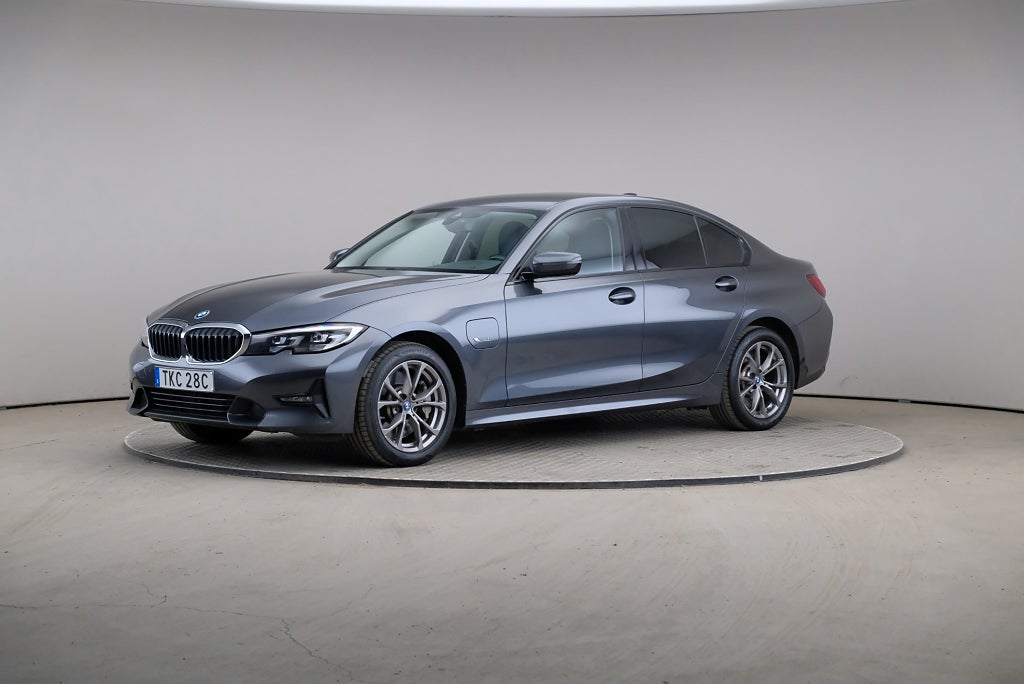 BMW 330e 3 292hk Connected Edition