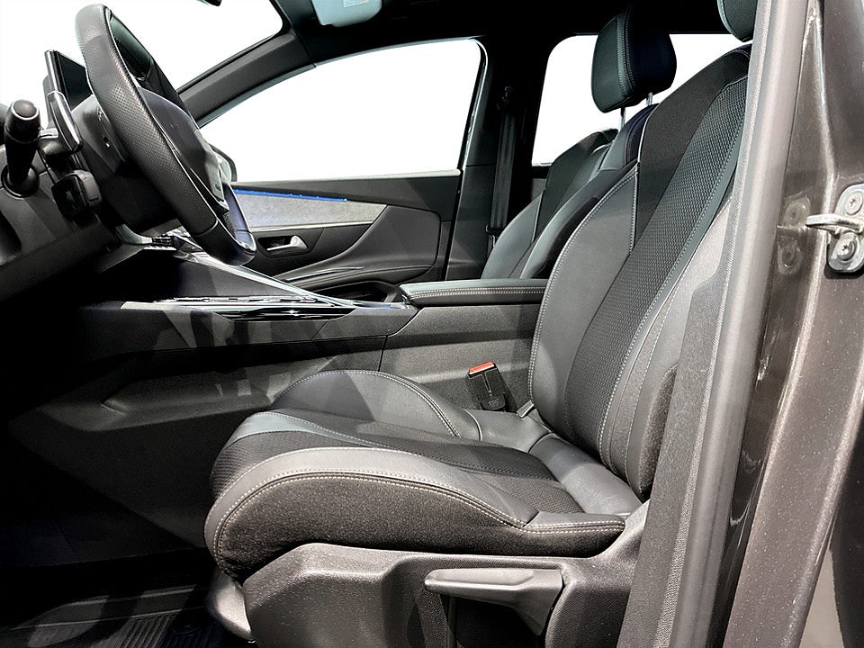 Bild på Peugeot 5008 GT 1.2 PT 130hk Aut 7-SITS B-KAMERA