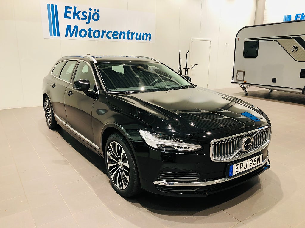 Volvo V90 Recharge T6 AWD Geartronic Momentum *V-Hjul/Drag*