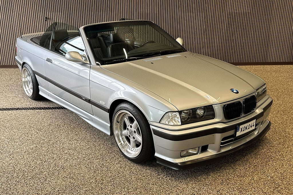 BMW 328 i Convertible M Sport