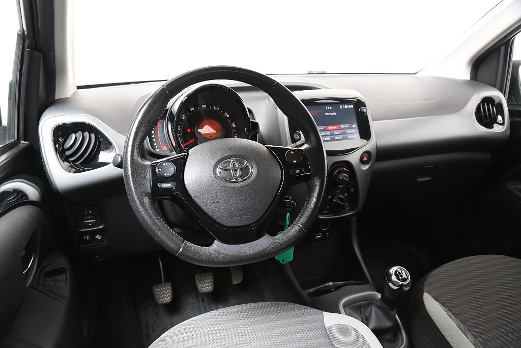 Toyota Aygo 1,0 VVT-i X-PLAY 5-dörrar CarPlay Kamera 2019