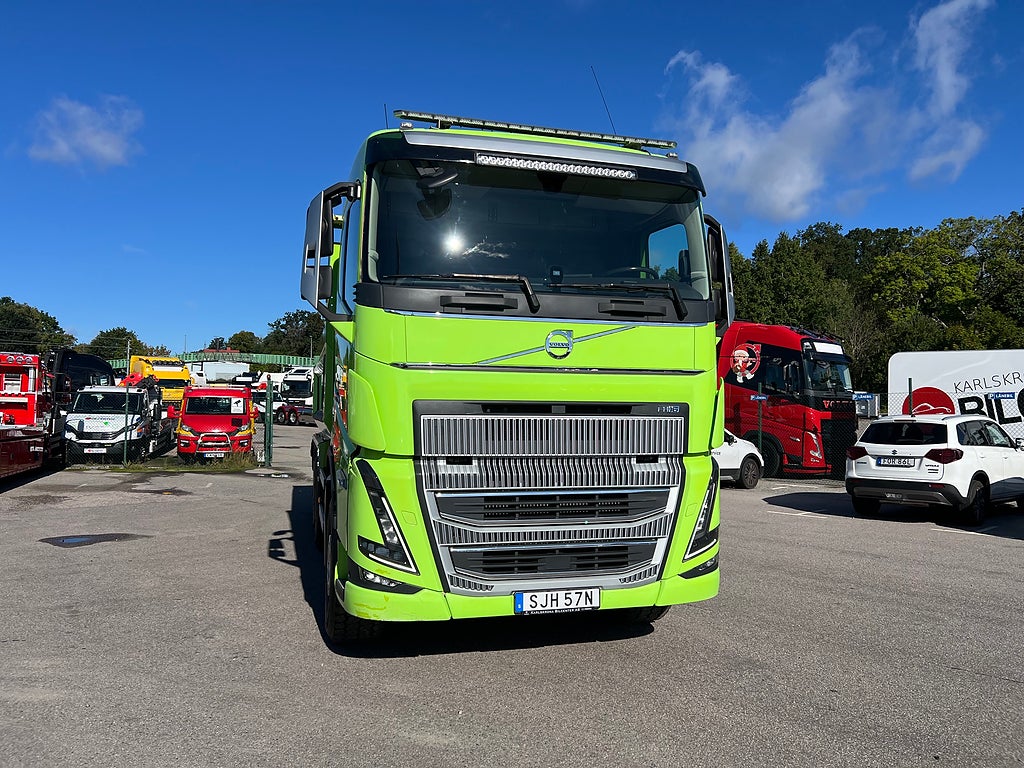 Volvo FH16 550 8x4*4 Tridem Tippbil I-See, Fullutrustad
