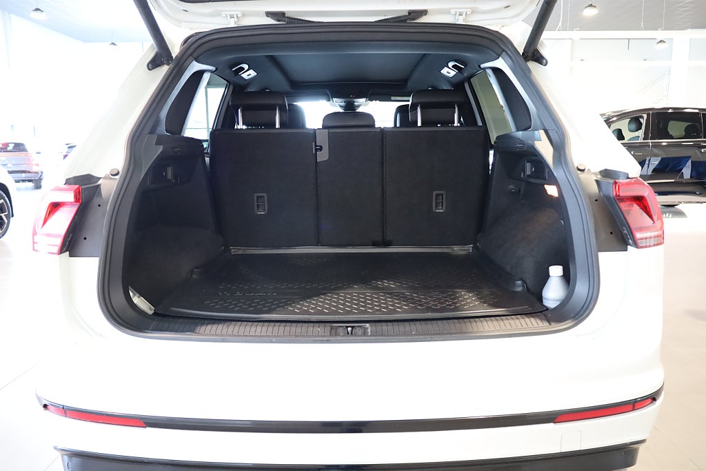 Volkswagen Tiguan 2.0 TSI 4M AUT R-Line Pano Cockpit Dynaudio Värmare Dra 2019