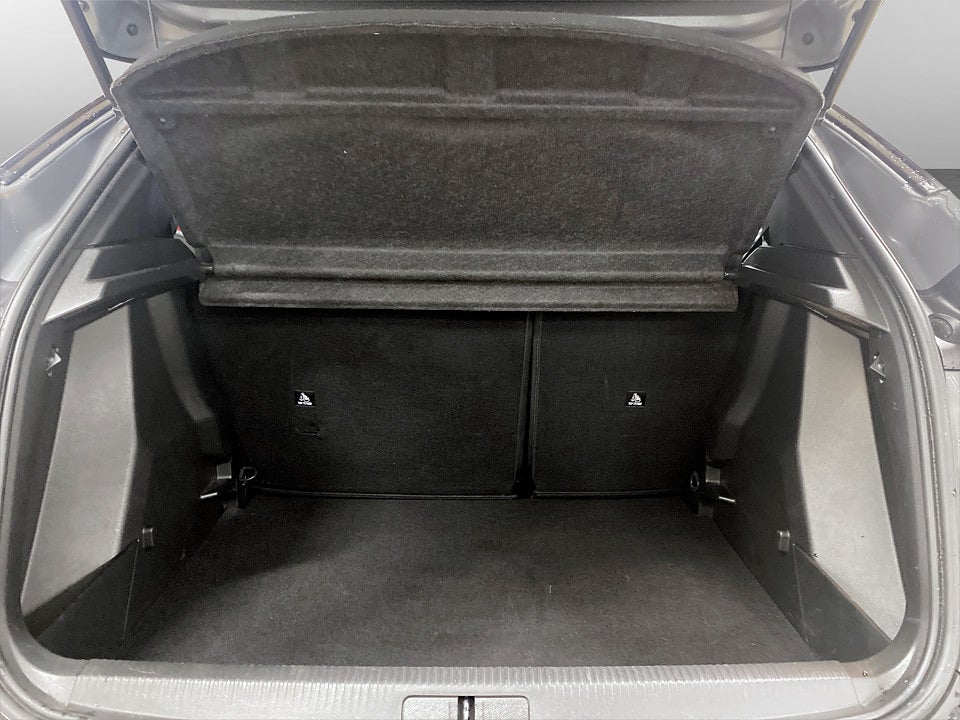 Bild på Peugeot 2008 Allure 1.2 PT 130hk Aut BACKKAMERA CARPLAY
