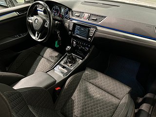 Skoda Superb Kombi 2.0 TDI 4x4 Style Drag Dvärm Kamera SoV