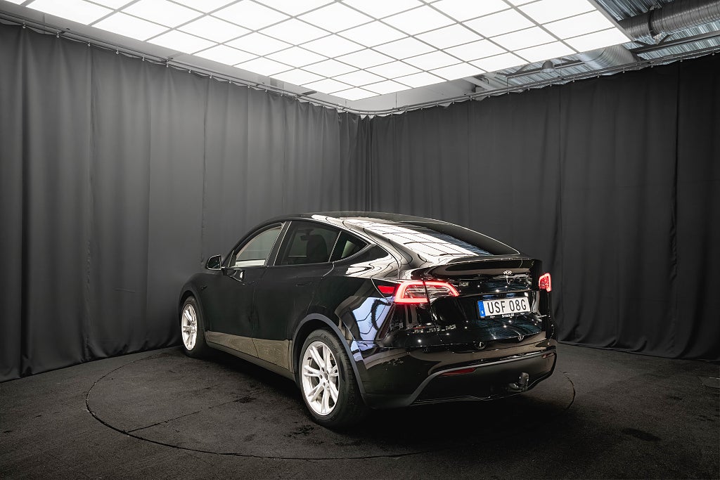 Tesla Model Y Long Range AWD DRAG PANO LÄDER 1-ÄGARE MOMS
