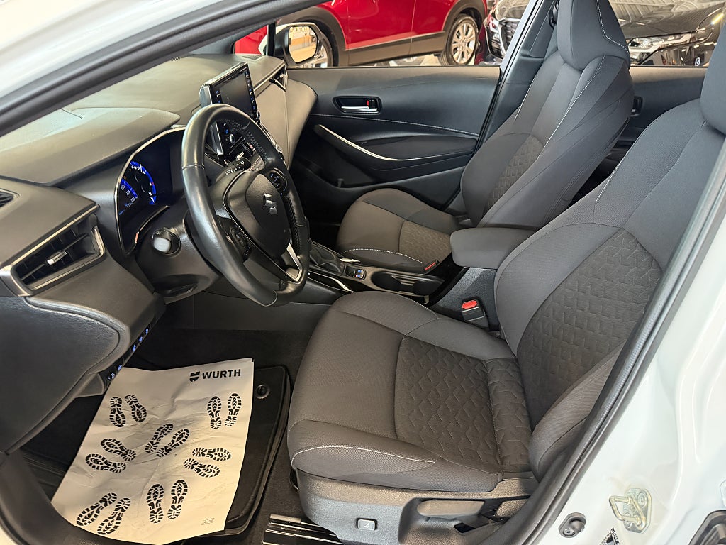 Suzuki Swace Hybrid 1.8 VVT-i E-CVT 122 hk Endast 3737 mil