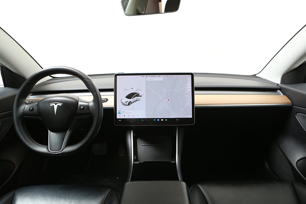 Tesla Model 3 Standard Range Plus 258hk Panorama 2020