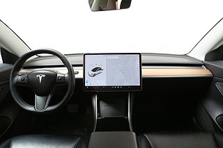 Sedan Tesla Model 3 17 av 23