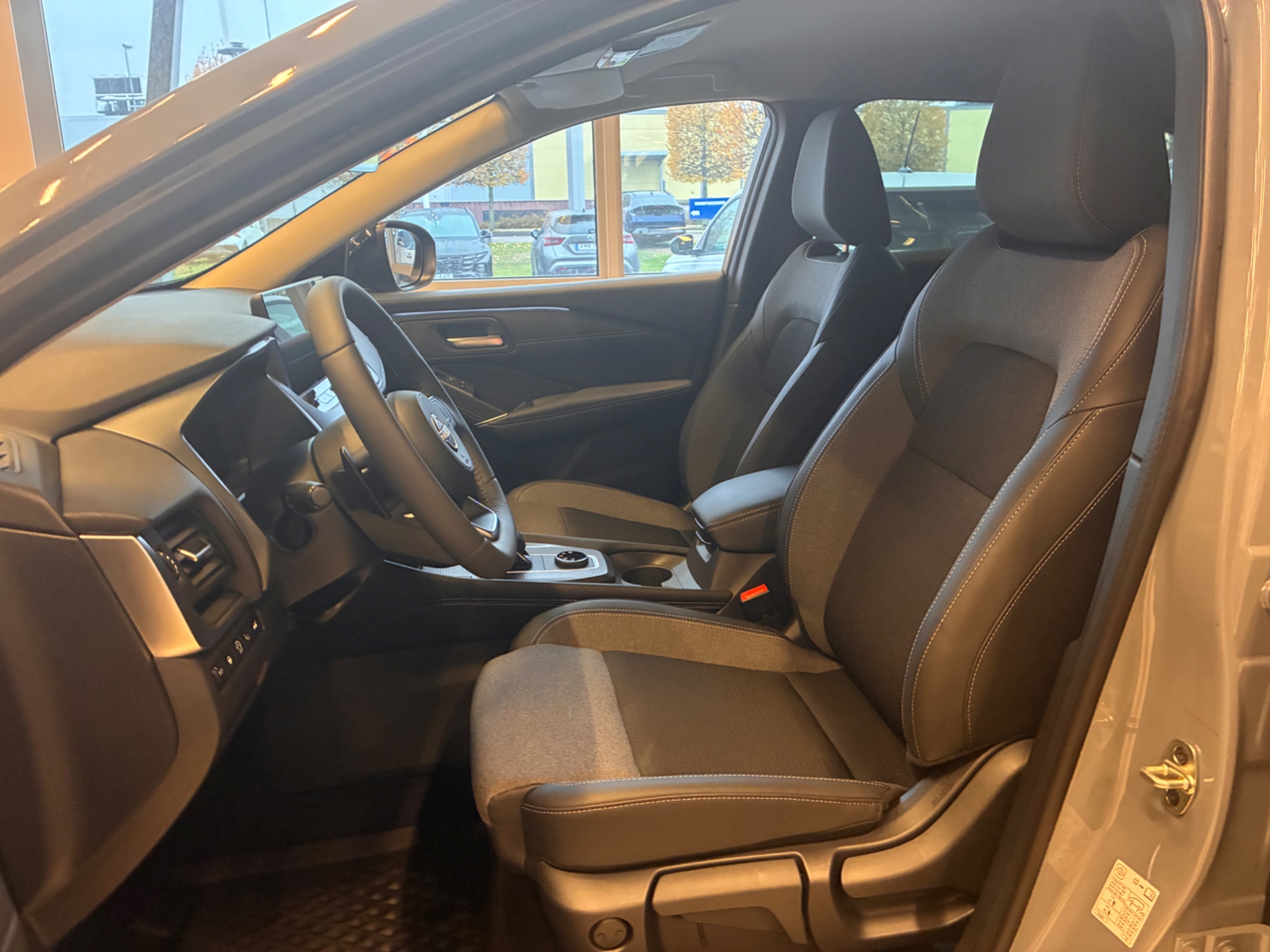 Nissan Qashqai 1.3 DIG-T MHEV N-CONNECTA 2026, bild 6/10