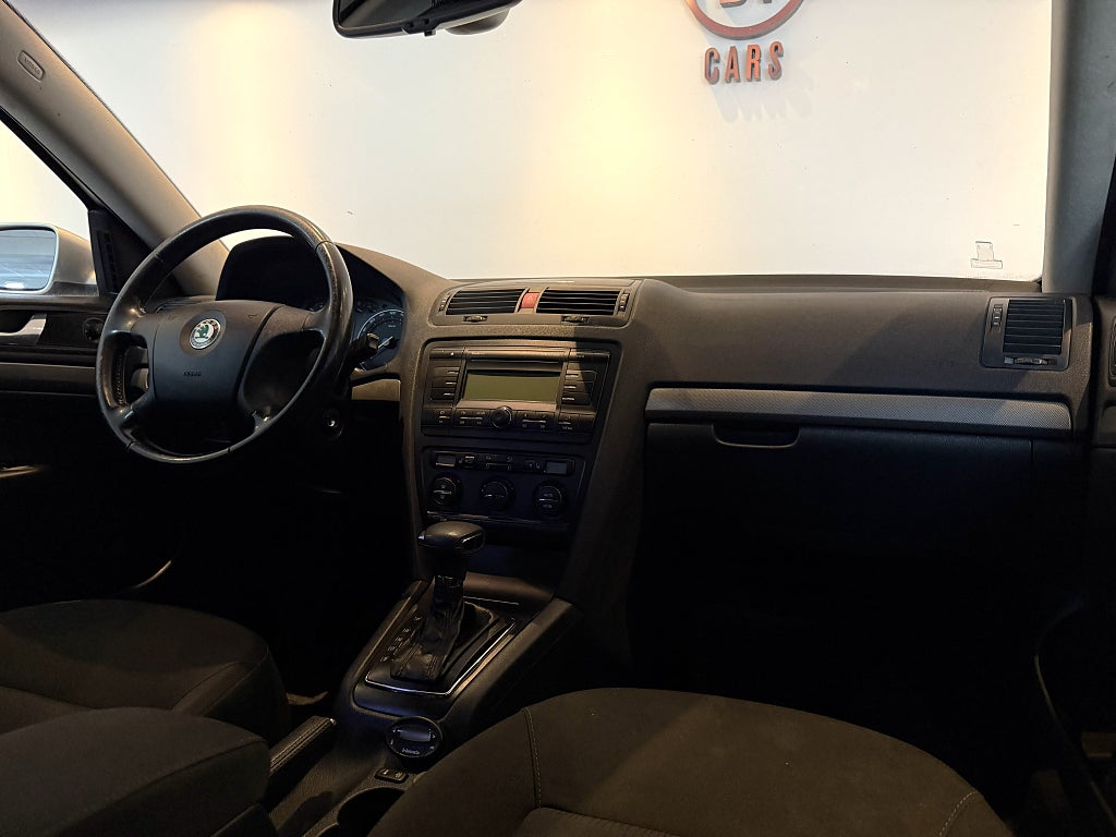 Skoda Octavia Kombi 2.0 FSI 150HK AUTOMAT DRAGKROK NYSERVAD NYBES