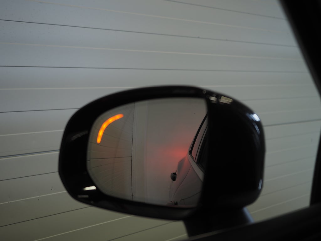 Volvo XC60 Recharge T6 AWD Inscription Pano Drag VOC Kamera Läder 2021