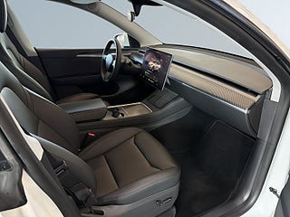 Tesla Model Y Long Range AWD Long Range Värmepump/Elstolar/Pano/Navi – bild 10