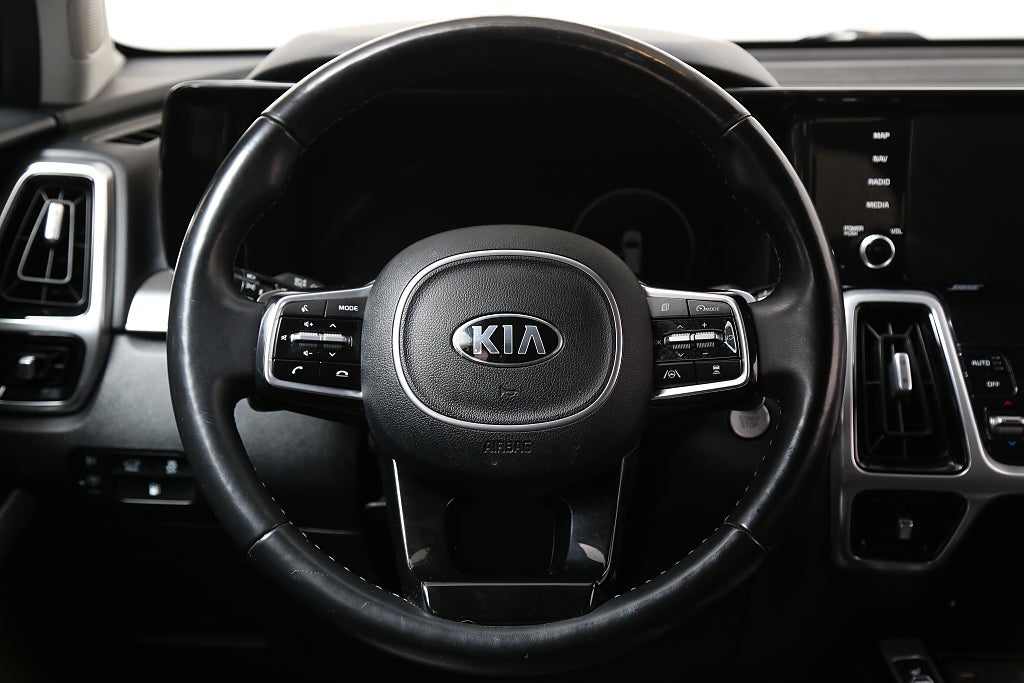 Kia Sorento 1,6 T-GDi Plug-In-Hybrid 265hk Advance AWD 7-Sits Drag