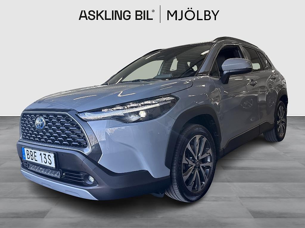 Toyota Corolla Cross Hybrid AWD-i 2.0 Executive Panorama Skinn JBL Drag 