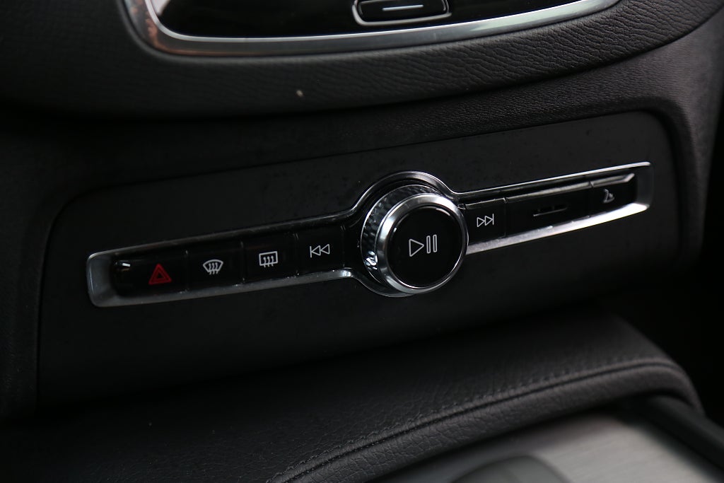 Volvo XC90 B5 Bensin 250hk Momentum AWD Aut Drag Leasbar 2022