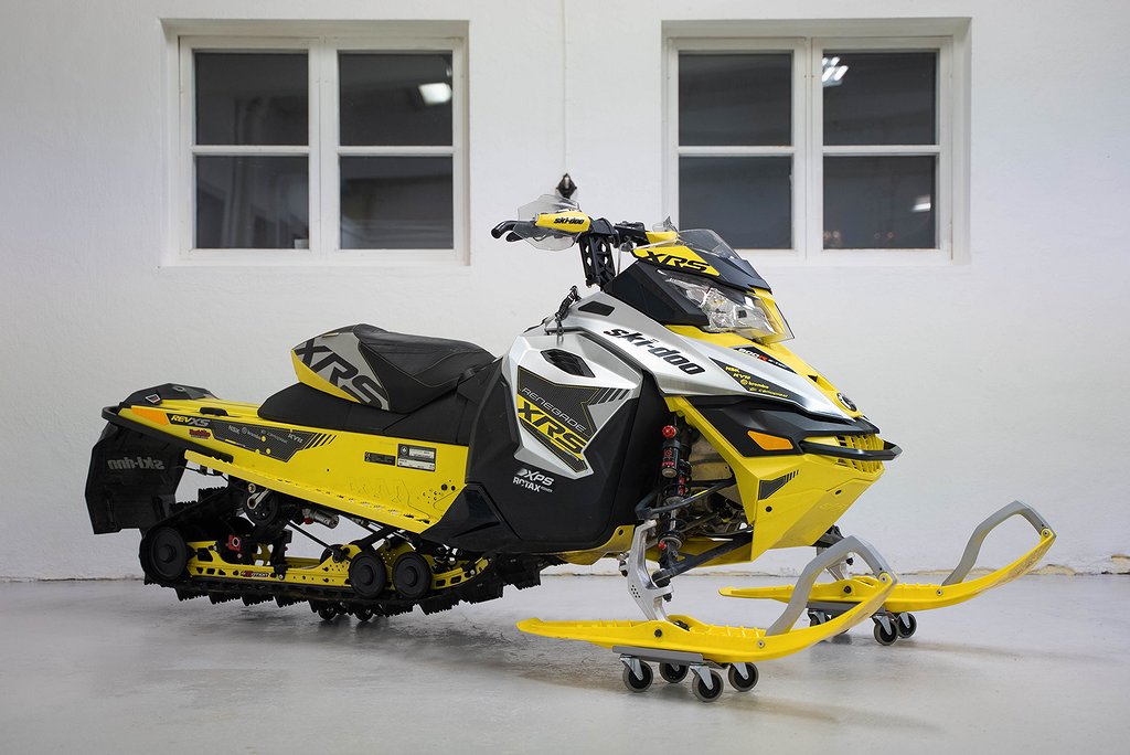 Ski-Doo Renegade X-RS 800 