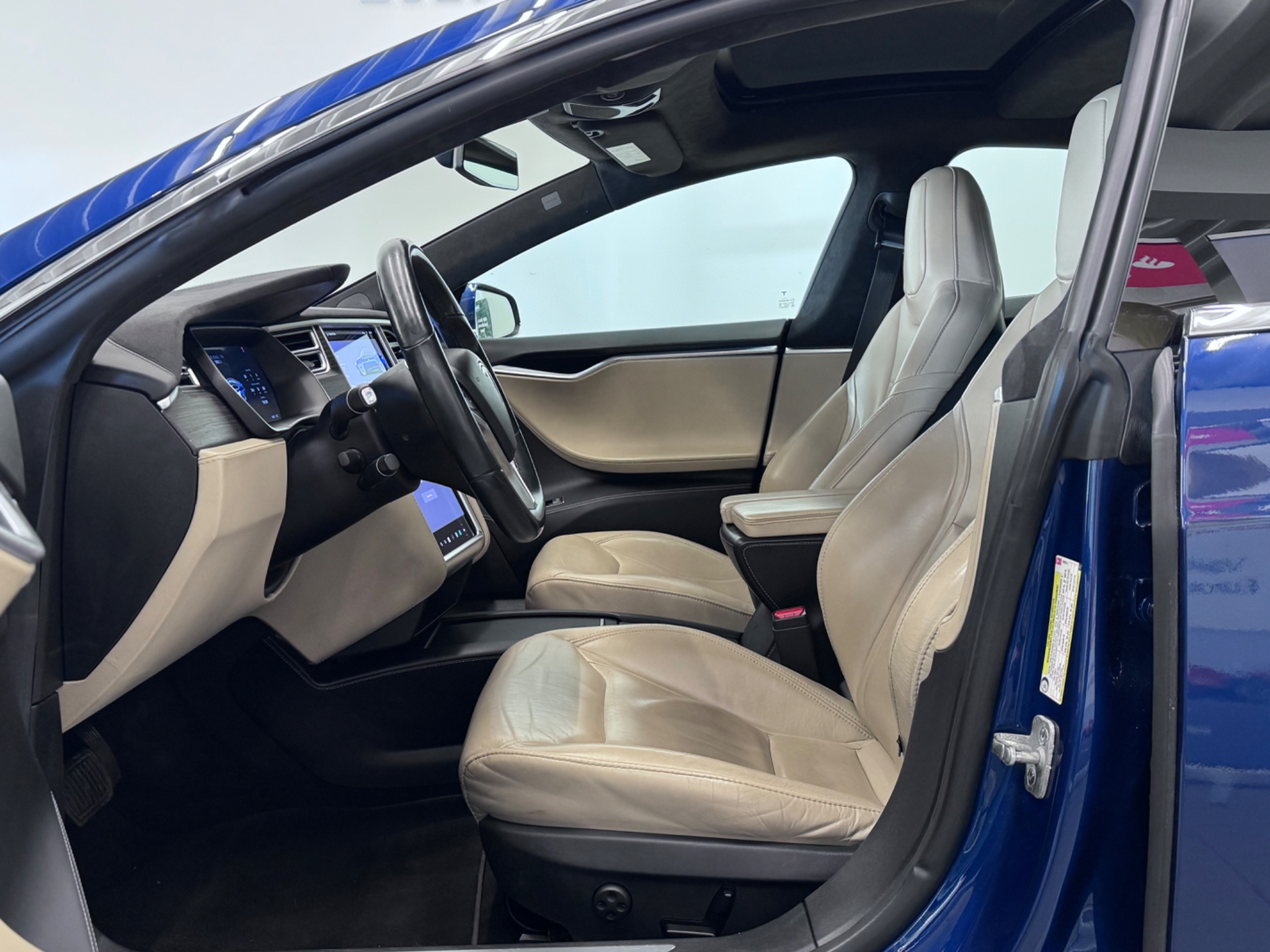 Tesla Model S 2016, bild 2/39
