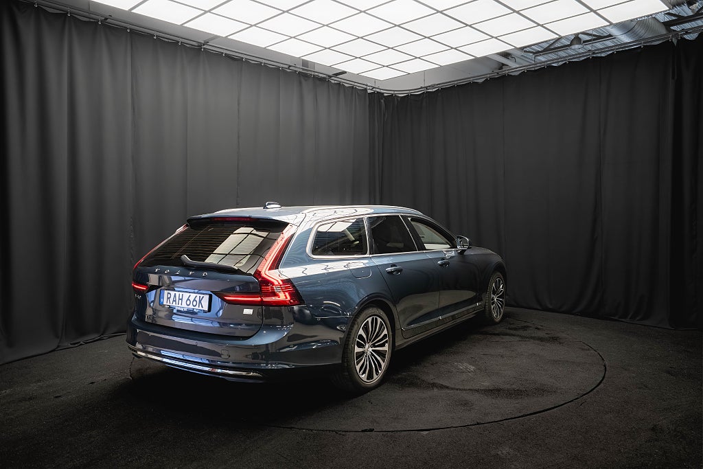 Volvo V90 Recharge T6 AWD LÄDER KOMFORTSTOLAR DRAG 1-ÄGARE MOMS