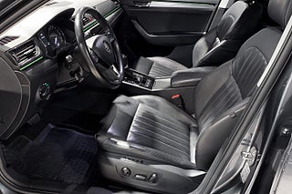 Kombi Skoda Superb 12 av 23