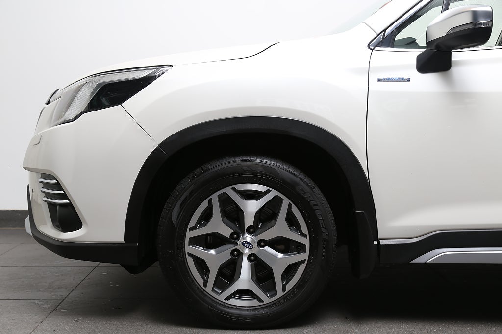 Subaru Forester 2,0i e-Boxer XFuel Active AWD Aut Extraljus Motor-v 2024