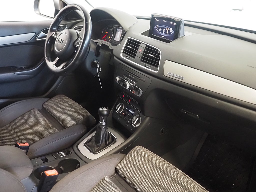 Audi Q3 2.0 TFSI Quattro Comfort Drag 2012