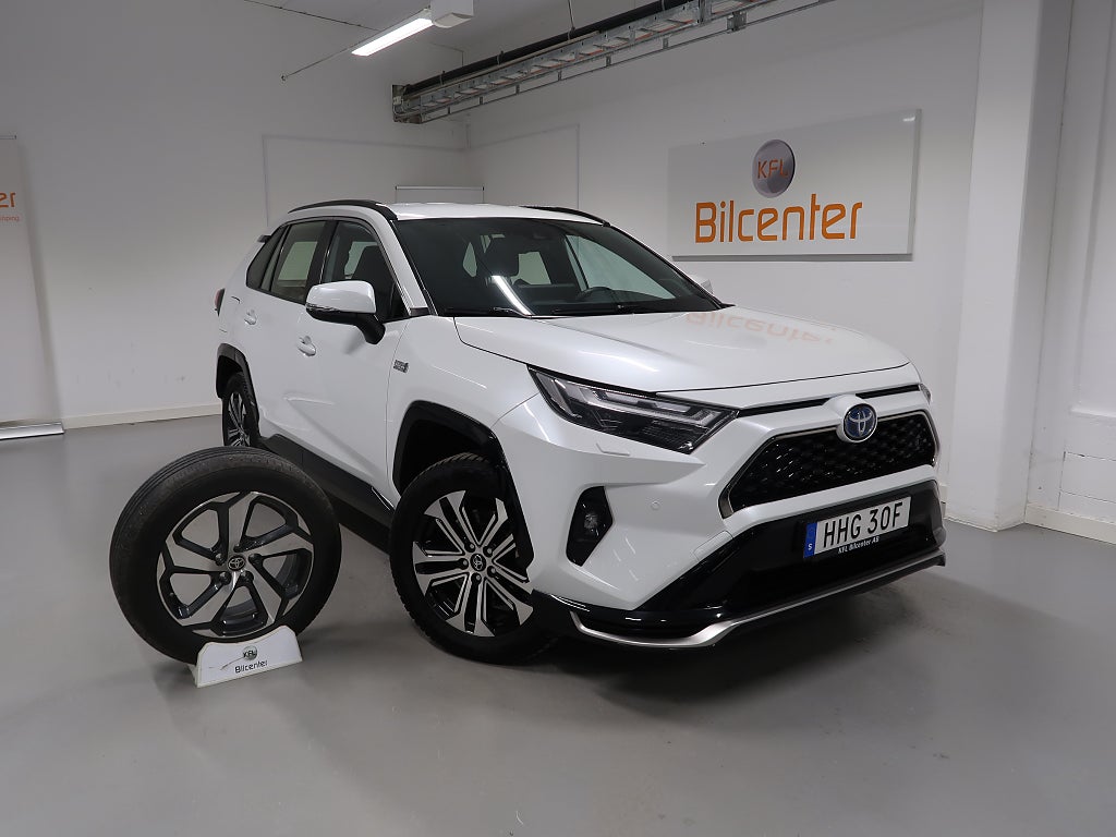 Toyota RAV4 *JANUARIREA* Plug-in Hybrid V-Däck ingår JBL-Drag-Kamer