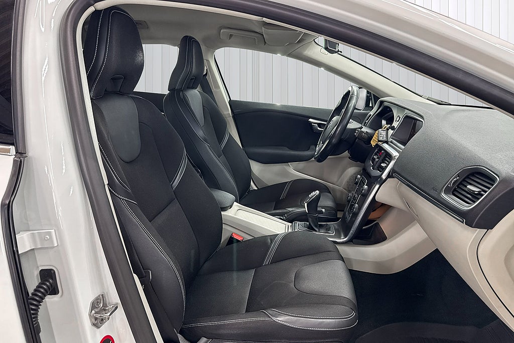 Volvo V40 2014