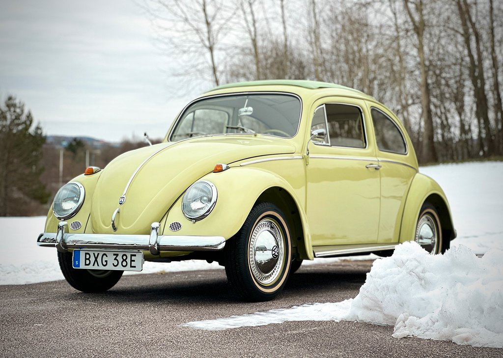 VW 117, 1200 Beetle De Luxe Sedan w. sliding canvas sunroof